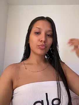 IsabellaJoness  online show from December 22, 2025, 8:09 pm