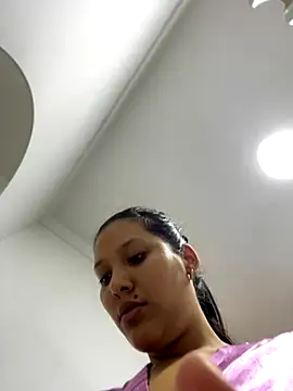 IsabellaJoness  online show from November 14, 2025, 8:01 pm