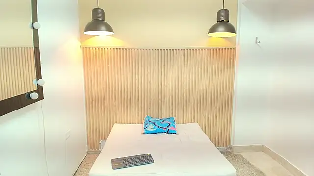 Frayhot777 online show from January 8, 2026, 8:04 pm