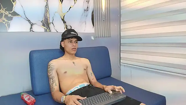 Frayhot777 online show from January 15, 2026, 8:12 pm