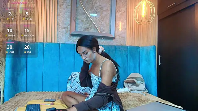 briannyte25 online show from October 14, 2025, 1:12 pm