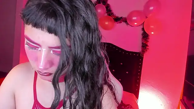 kitty  chs online show from December 21, 2025, 2:08 pm