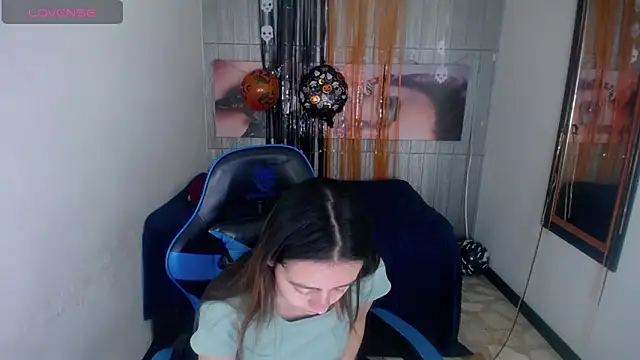 Snapshot of lala_clark chatting on November 6, 2025, 1:59 pm lala clark online show from November 6, 2025, 1:59 pm