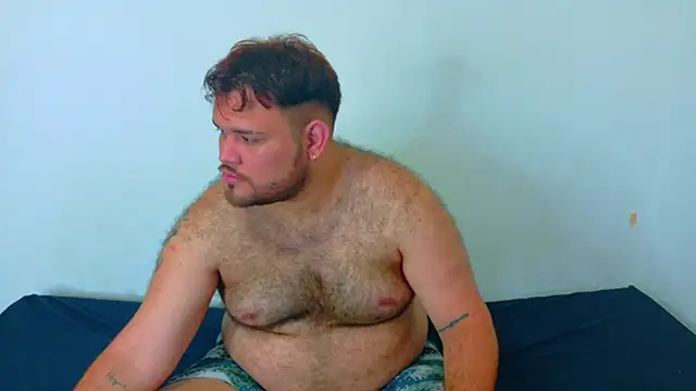 Snapshot of big_bearr chatting on December 19, 2025, 8:22 pm big bearr online show from December 19, 2025, 8:22 pm