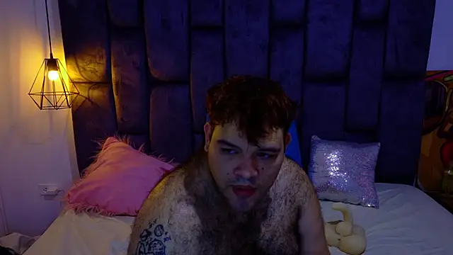 Snapshot of big_bearr chatting on October 22, 2025, 10:19 pm big bearr online show from October 22, 2025, 10:19 pm