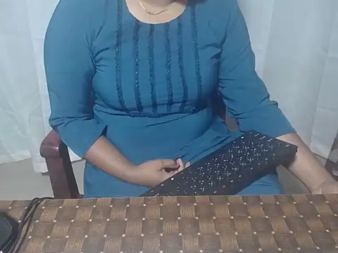 Snapshot of henakhan32 chatting on October 11, 2025, 2:56 am henakhan32 online show from October 11, 2025, 2:56 am