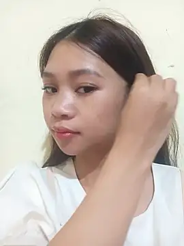 Snapshot of Mayy1 chatting on October 28, 2025, 11:58 pm Mayy1 online show from October 28, 2025, 11:58 pm