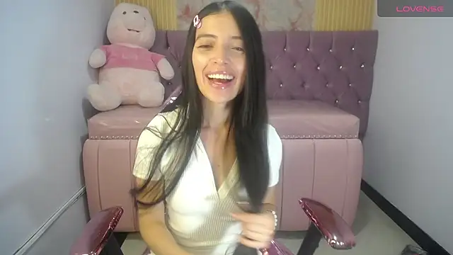 cynthia ch online show from November 14, 2025, 10:57 pm