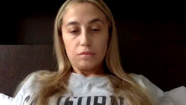 Snapshot of Jeyvaris chatting on September 29, 2025, 1:50 pm Jeyvaris online show from September 29, 2025, 1:50 pm