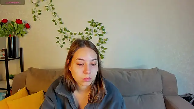 Al1ice Moures online show from November 28, 2025, 1:06 am