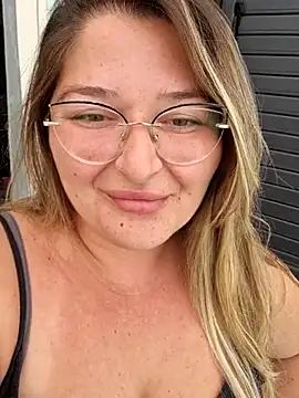 Snapshot of HornyBella88 chatting on October 1, 2025, 10:09 am HornyBella88 online show from October 1, 2025, 10:09 am