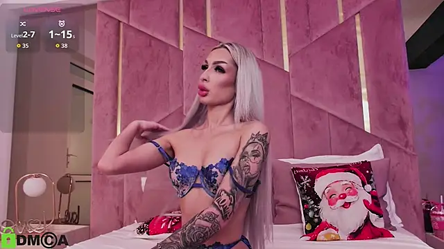 Snapshot of AriannaLure chatting on December 15, 2025, 7:41 pm AriannaLure online show from December 15, 2025, 7:41 pm