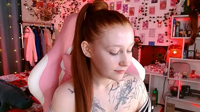 Ayla Hicks online show from December 17, 2025, 8:14 pm