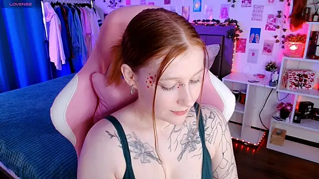 Ayla Hicks online show from November 12, 2025, 6:45 pm