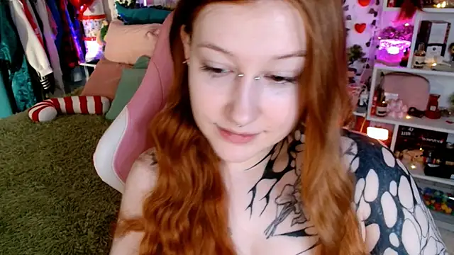 Ayla Hicks online show from April 18, 2026, 3:09 am