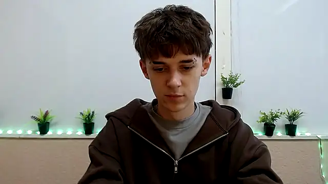 Hoot Dude  online show from November 3, 2025, 1:04 pm