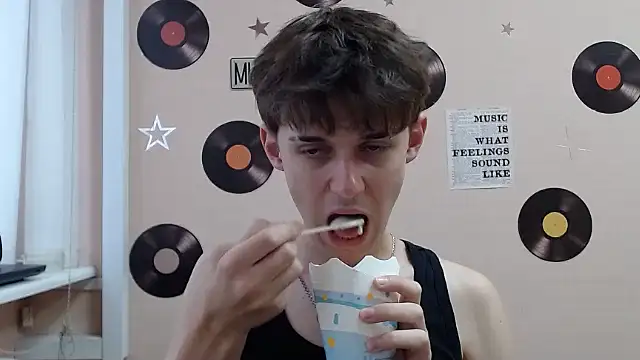 Snapshot of Hoot_Dude_ chatting on October 9, 2025, 1:33 pm Hoot Dude  online show from October 9, 2025, 1:33 pm