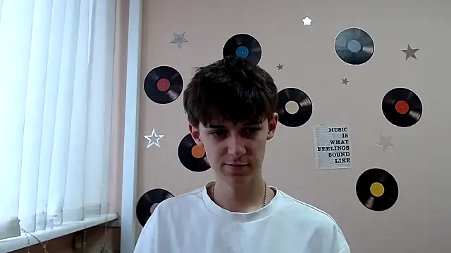 Snapshot of Hoot_Dude_ chatting on October 7, 2025, 1:34 pm Hoot Dude  online show from October 7, 2025, 1:34 pm