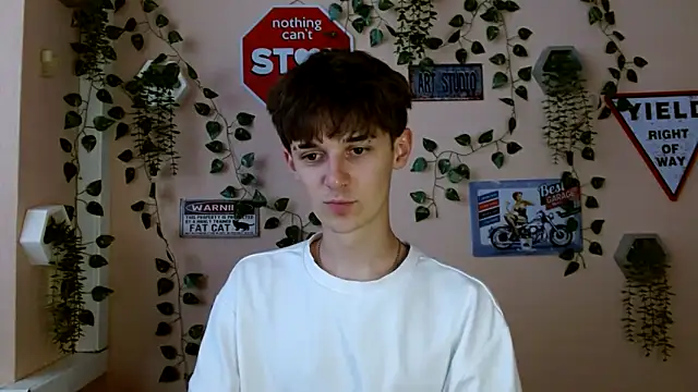 Snapshot of Hoot_Dude_ chatting on October 8, 2025, 1:23 pm Hoot Dude  online show from October 8, 2025, 1:23 pm