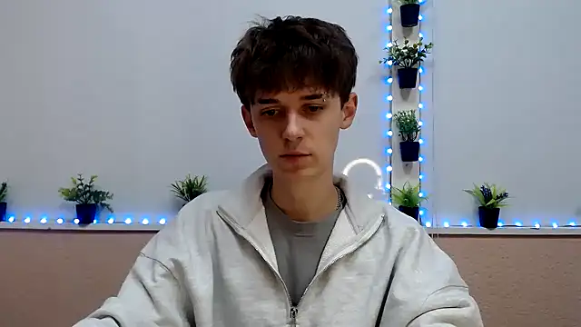 Hoot Dude  online show from November 17, 2025, 2:32 pm