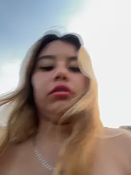 Violettt hot online show from November 4, 2025, 10:35 pm