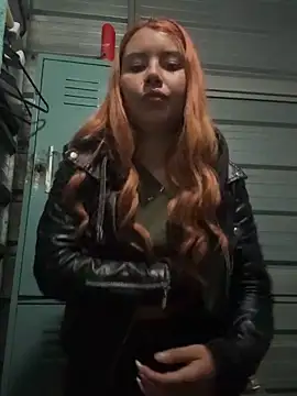 Violettt hot online show from December 16, 2025, 1:26 pm