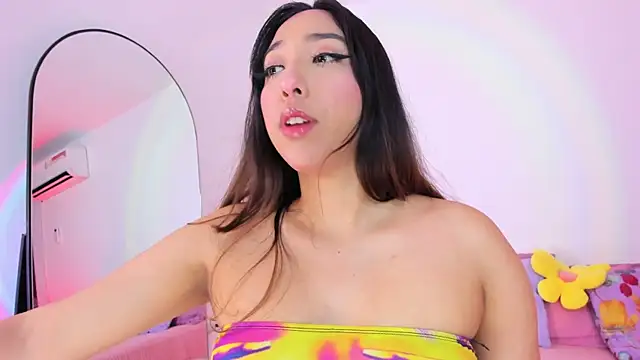 emily  walker online show from July 7, 2026, 3:31 am