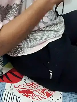 Snapshot of itz_neha chatting on October 28, 2025, 7:18 am itz neha online show from October 28, 2025, 7:18 am