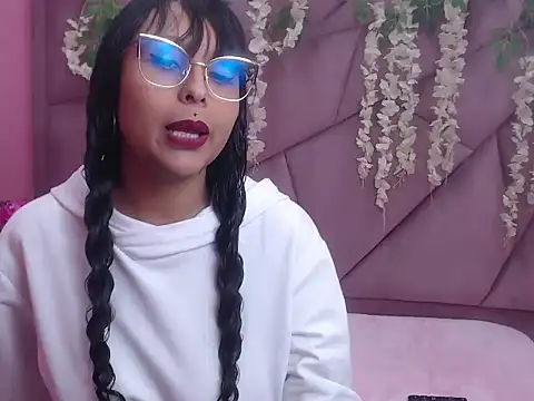 Snapshot of LILI_CANDIES chatting on October 2, 2025, 12:41 pm LILI CANDIES online show from October 2, 2025, 12:41 pm