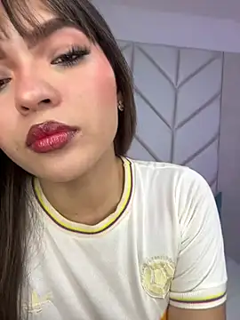 Snapshot of Samantha_Hans chatting on July 3, 2026, 9:10 pm Samantha Hans online show from July 3, 2026, 9:10 pm