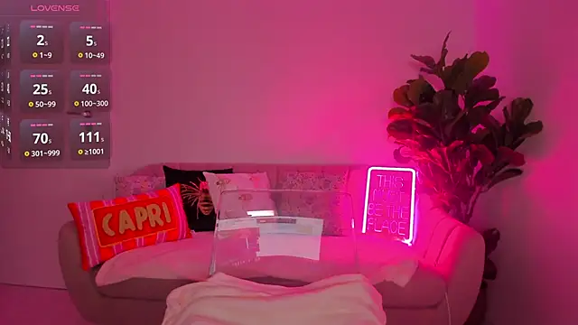 TiaBelle online show from October 18, 2025, 6:32 pm