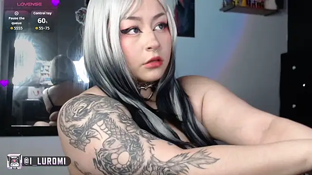 Snapshot of Iluromi chatting on May 15, 2026, 2:59 pm Iluromi online show from May 15, 2026, 2:59 pm