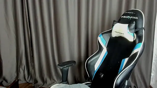 baby xoxo online show from October 17, 2025, 7:33 am