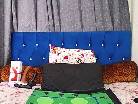 BustyBMWx online show from October 28, 2025, 11:31 am