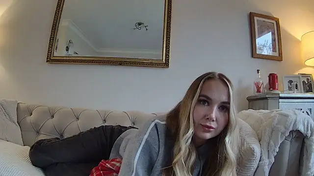 BarbieDolly x online show from October 8, 2025, 2:40 pm