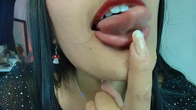 Hinata 21  online show from April 1, 2026, 8:50 pm