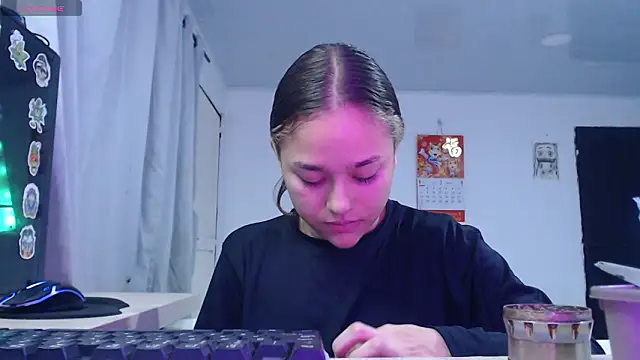 LittleCheerry69 online show from February 14, 2026, 4:07 pm