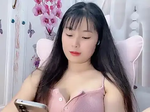 Snapshot of Lie_liee chatting on July 13, 2026, 1:43 pm Lie liee online show from July 13, 2026, 1:43 pm