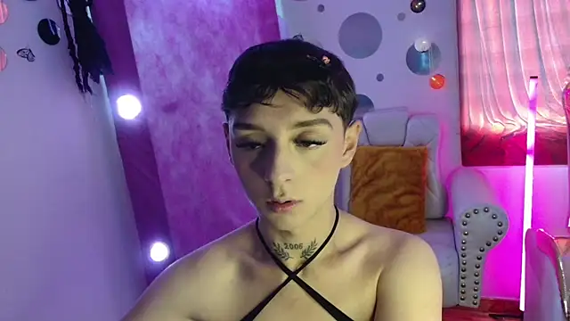 Snapshot of David_Fox01 chatting on November 4, 2025, 7:17 pm David Fox01 online show from November 4, 2025, 7:17 pm