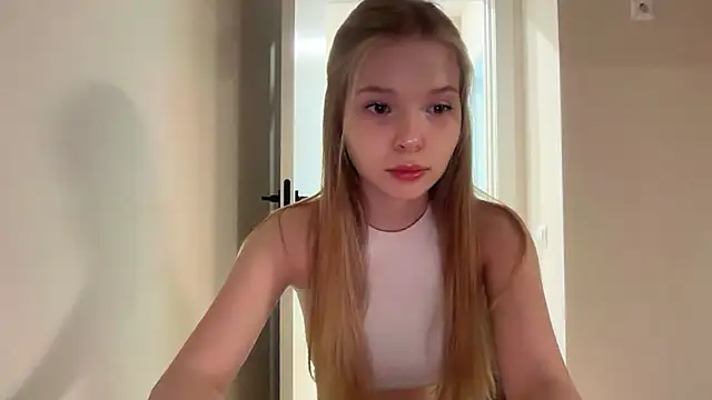 CandysRose online show from May 13, 2026, 7:43 pm