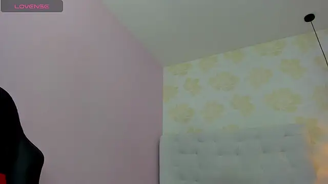 ALAHIACRUZ1 online show from November 27, 2025, 2:56 am