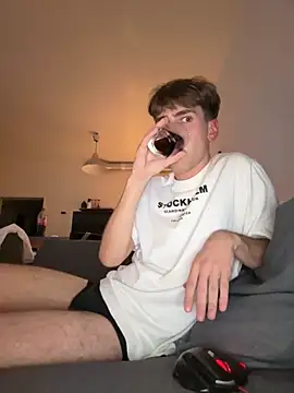 pttvnvkka online show from September 24, 2025, 7:31 pm