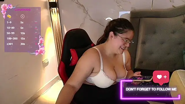 Nina Rouge7 online show from November 6, 2025, 7:07 pm