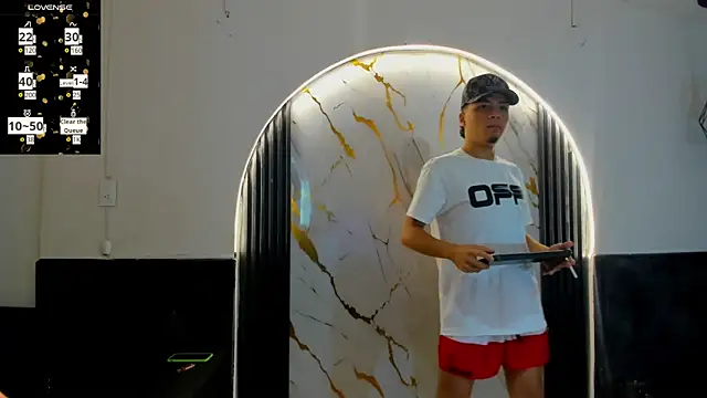 Snapshot of liam_coleman25 chatting on November 18, 2025, 5:00 am liam coleman25 online show from November 18, 2025, 5:00 am