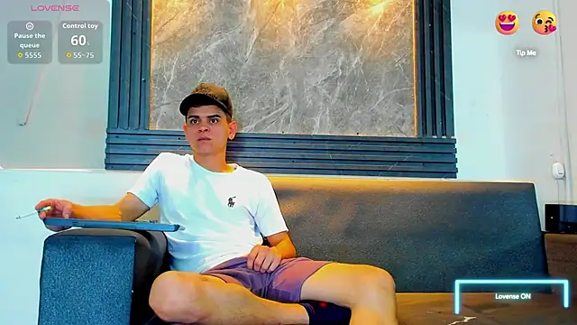 Snapshot of liam_coleman25 chatting on December 15, 2025, 4:40 am liam coleman25 online show from December 15, 2025, 4:40 am