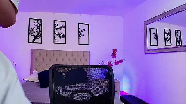 Snapshot of Axel_Draven chatting on October 10, 2025, 11:11 am Axel Draven online show from October 10, 2025, 11:11 am