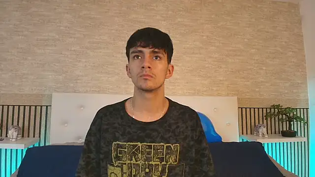 Snapshot of Axel_Draven chatting on November 7, 2025, 11:15 am Axel Draven online show from November 7, 2025, 11:15 am