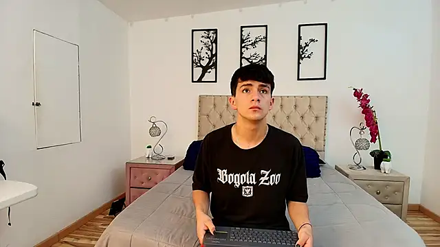 Snapshot of Axel_Draven chatting on October 11, 2025, 11:00 am Axel Draven online show from October 11, 2025, 11:00 am