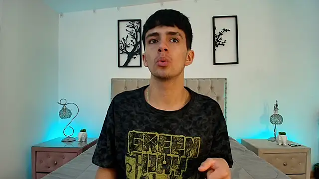 Snapshot of Axel_Draven chatting on October 2, 2025, 11:24 am Axel Draven online show from October 2, 2025, 11:24 am