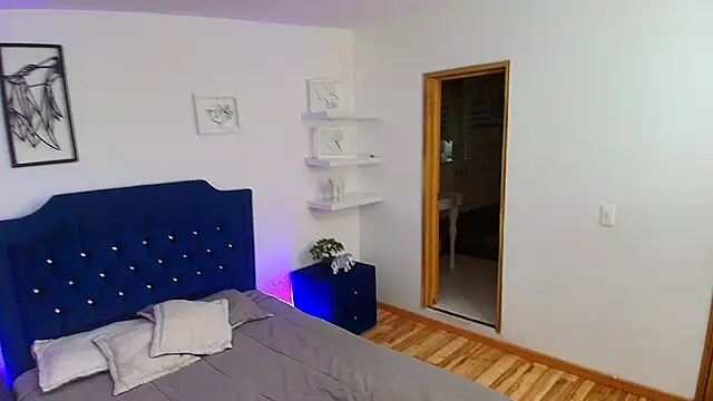 Snapshot of Axel_Draven chatting on October 18, 2025, 11:12 am Axel Draven online show from October 18, 2025, 11:12 am